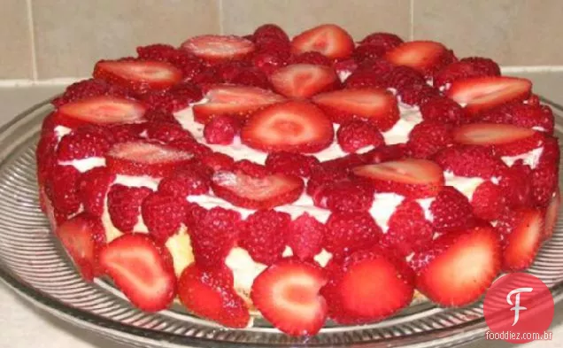Cheesecake De Creme Irlandês Com Bagas Misturadas
