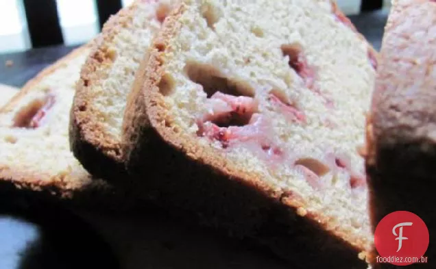 Morangos e pão creme (morango ou mirtilo)