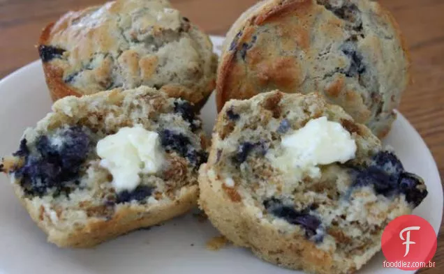Muffins de farelo de mirtilo (ou passas) 