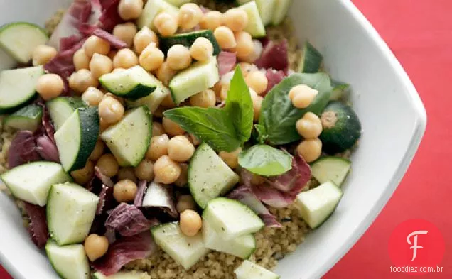 Grão De Bico, Courgettes E Cuscuz De Chicória Vermelha