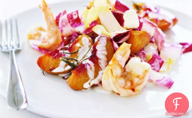 Salada de pêssego e camarão assada