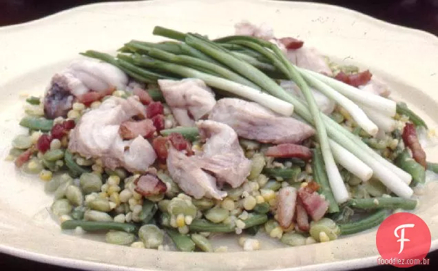 Succotash com três peixes cozidos no vapor