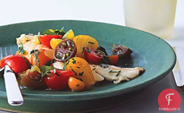 Peixe com pepino Curried tomate Água e tomate erva salada