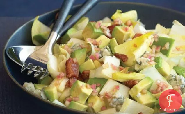 Salada Endive com Bacon, Gorgonzola e abacate