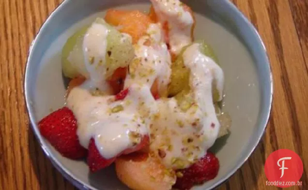 Salada De Frutas Com Molho