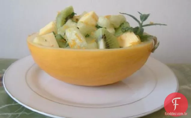 Salada De Frutas Com Molho De Frutas Cítricas E Hortelã