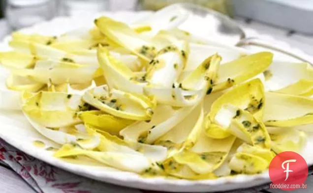 Salada De Chicória Com Vinagrete De Ervas