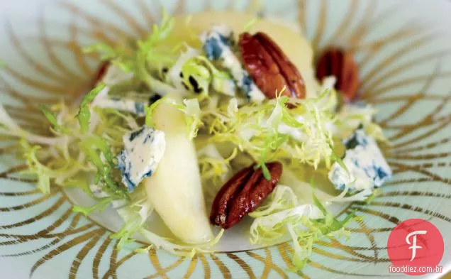 Salada de chicória com marmelo e nozes