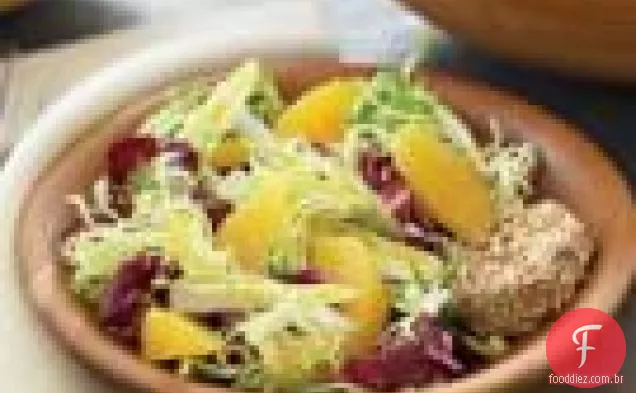 Salada De Verduras De Inverno Com Laranjas E Queijo De Cabra