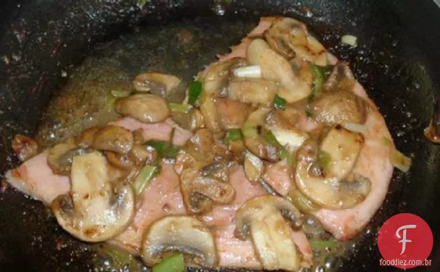 Bifes de presunto com molho Jazzeado