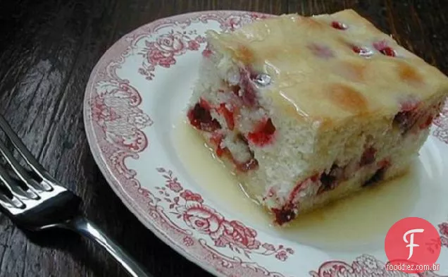 Bolo De Sobremesa De Cranberry Com Molho De Manteiga