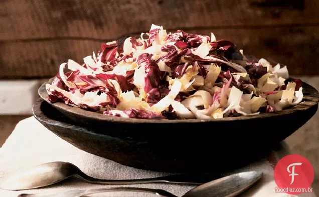 Salada de Inverno crocante com vinagrete de gengibre e alho