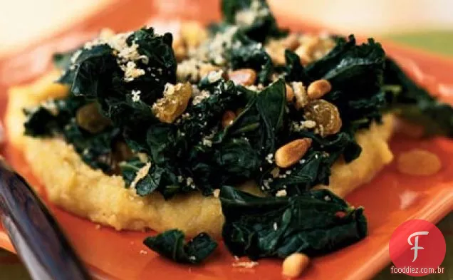 Verdes em estilo siciliano sobre Polenta