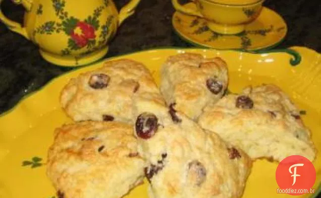 Cranberry-Laranja Leitelho Scones