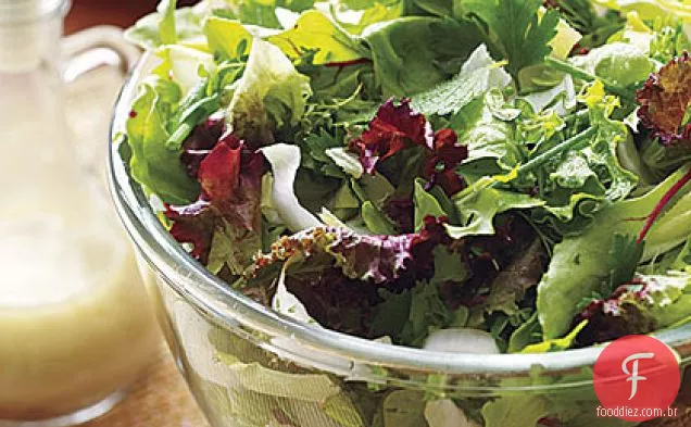 Salada verde com ervas