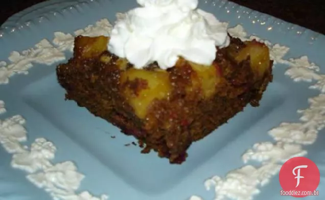 Pão de gengibre de cabeça para baixo com Cranberries e abacaxi