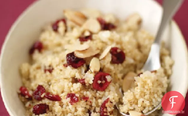 Bulgur Pilaf com amêndoas e Cranberries secas