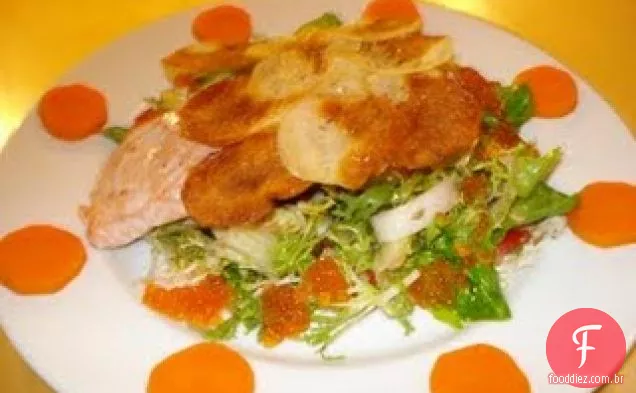 Salada De Salmão Quente Com Escamas Crocantes