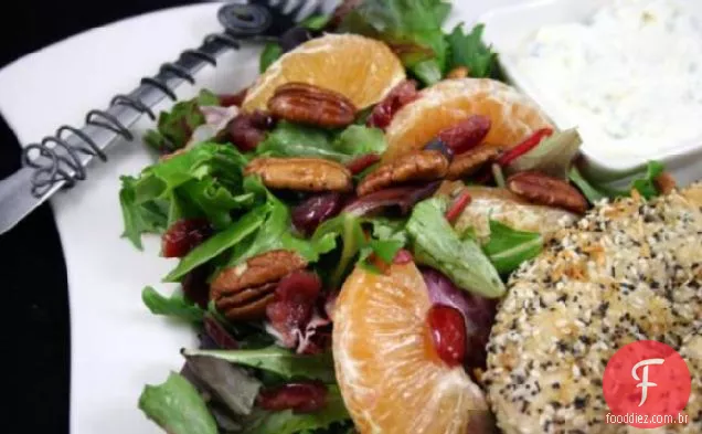 Salada verde mista com laranjas, Cranberries secas e nozes