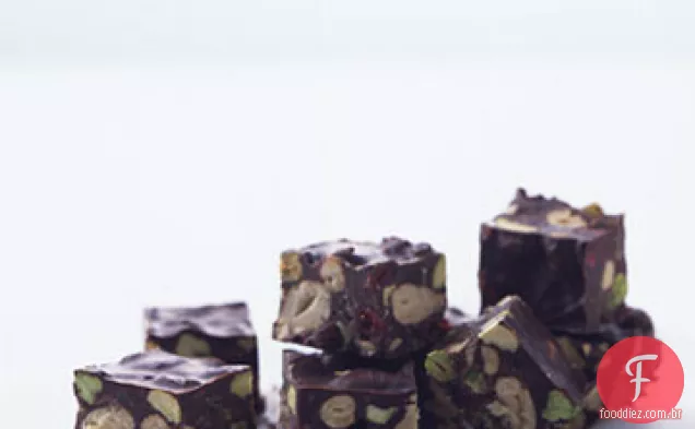 Pedaços de Chocolate de frutas e nozes