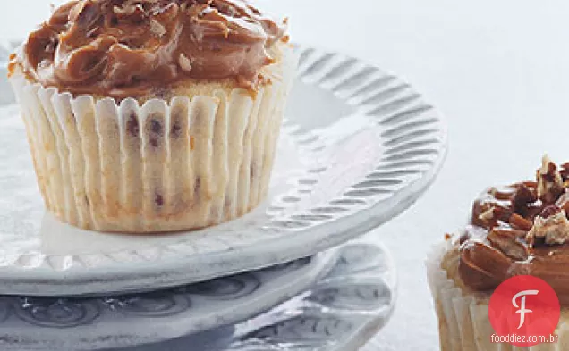 Cupcakes de Cranberry com cobertura de noz-pecã Dulce De Leche