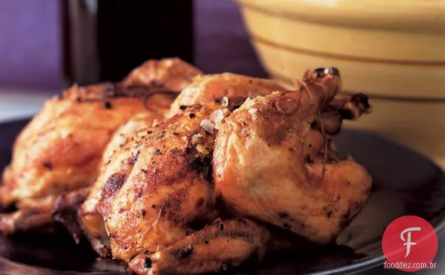 Poussins assados com molho de anchova-mostarda