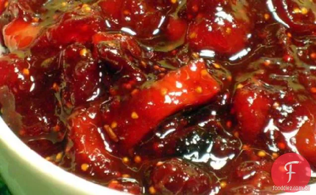 Molho de Cranberry com Porto, alecrim e figos secos