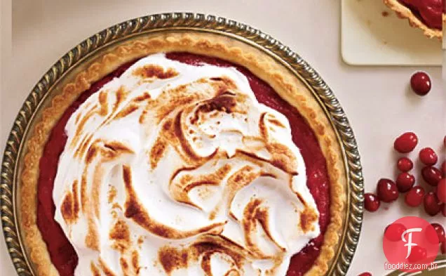 Torta De Coalhada De Cranberry Com Cobertura De Merengue