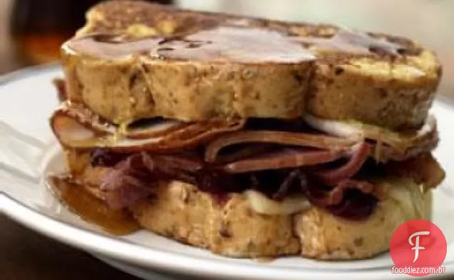 Sanduíches Super Recheados De Monte Cristo