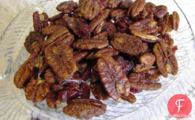 Laranja Chipotle-Spiced Pecan Mix