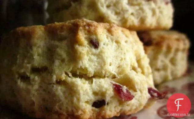 Scones Clássicos Do Creme Do Tempo Do Chá