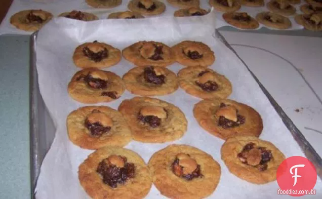 Biscoitos cheios de data de Maria