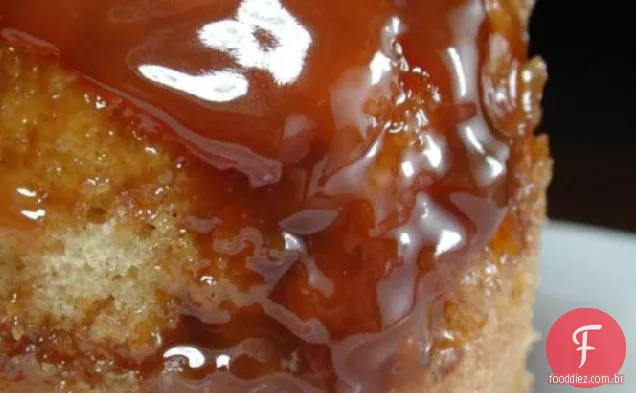 Muffins De Data Pegajosa Com Molho De Caramelo