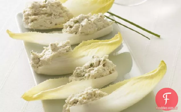 Mousse de frango defumado em Endive