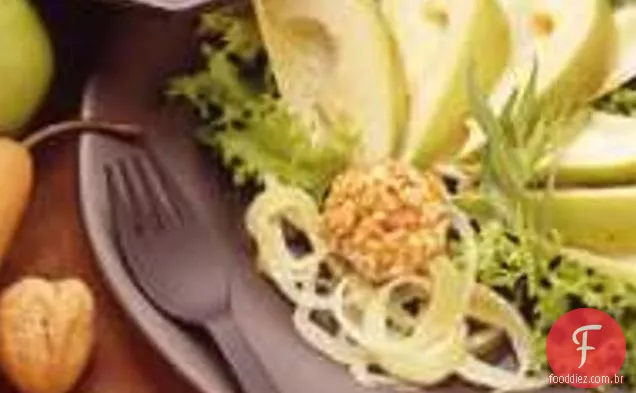Salada De Queijo De Erva Cravejada De Nozes