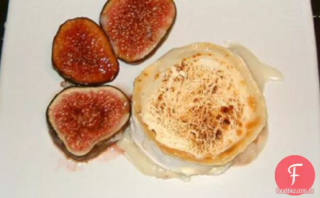 Queijo De Cabra Grelhado Com Figos Frescos