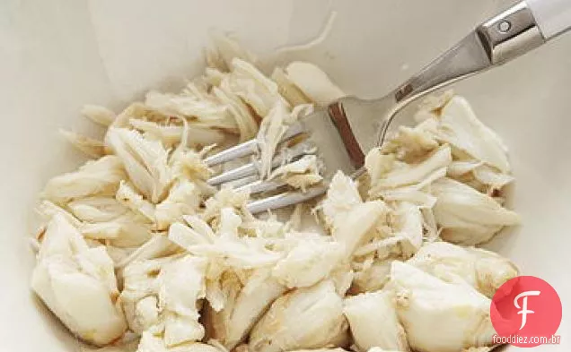 Salada de caranguejo com limão Meyer, endívia e agrião