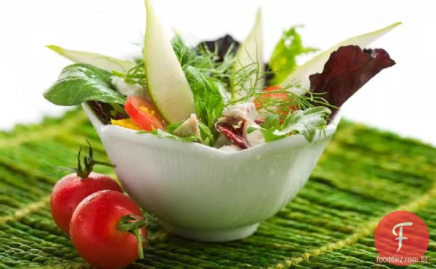 Salada Gourmet com frango assado ou salmão defumado