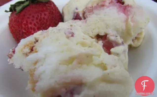 Bolo De Creme De Morango
