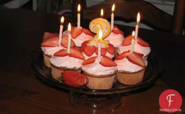 Cupcakes De Morango Recheados Especiais