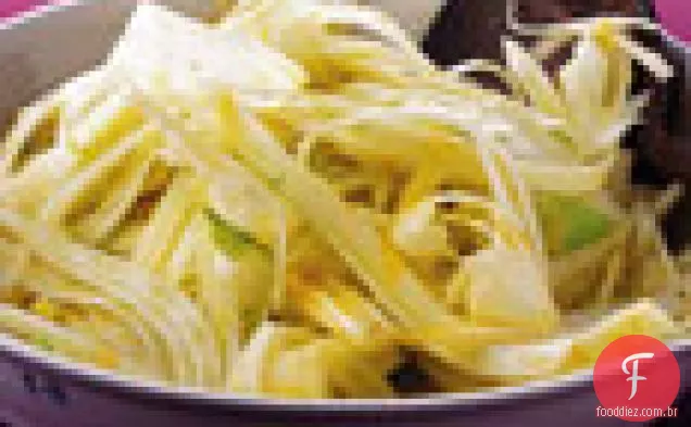 Salada de erva-doce e Endívia com vinagrete de laranja