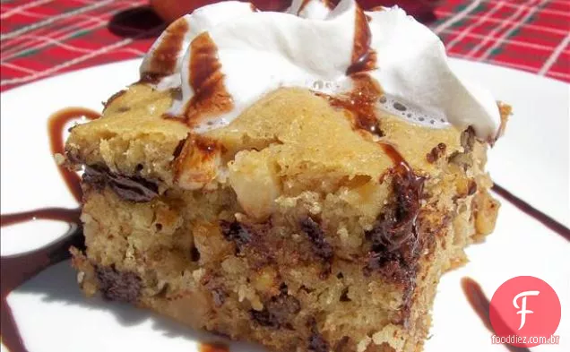 Apple-Chip Snacking Cake