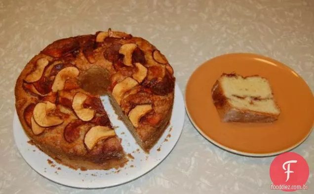 Bolo De Maçã Com Cobertura De Bordo