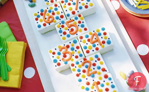 Bolo De Aniversário De Bolinhas