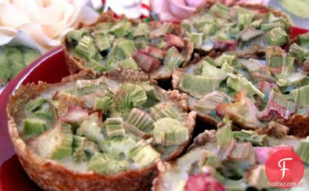 Barras De Ruibarbo Com Crosta De Biscoito
