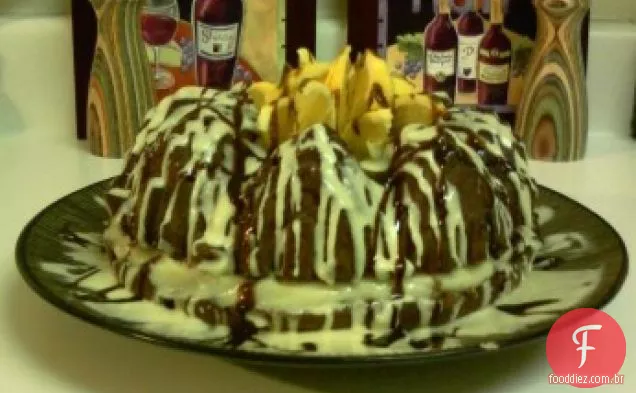 Bolo De Creme De Chocolate Com Cobertura De Laranja De Caramelo