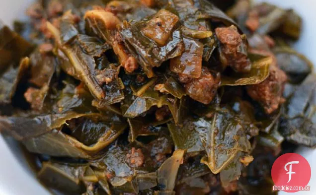 Couve Guisado Com Chouriço E Alho