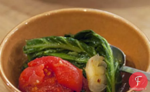 Couve Picante Com Tomate, Alho E Cebola