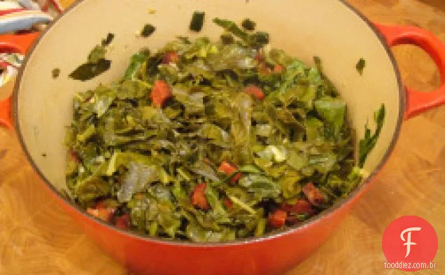 Cozinhe o livro: Couve com Poblano Chiles e chouriço