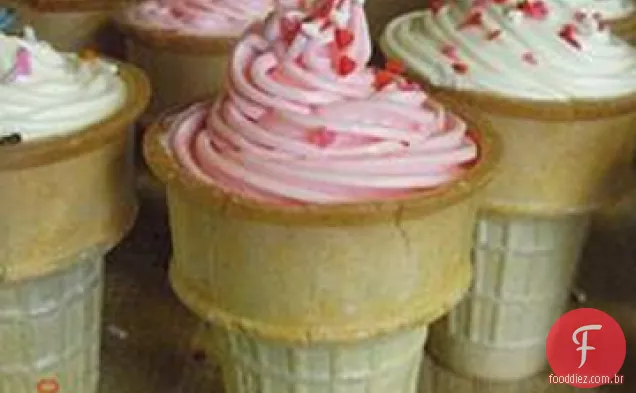 Bolos Em Um Cone